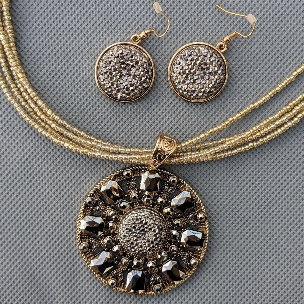 Necklace and earrings matching set